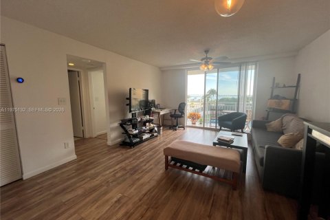 Купить кондоминиум в Майами, Флорида 1 спальня, 62.62м2, № 2036296 - фото 8