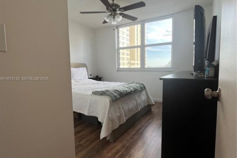 Купить кондоминиум в Майами, Флорида 1 спальня, 62.62м2, № 2036296 - фото 10