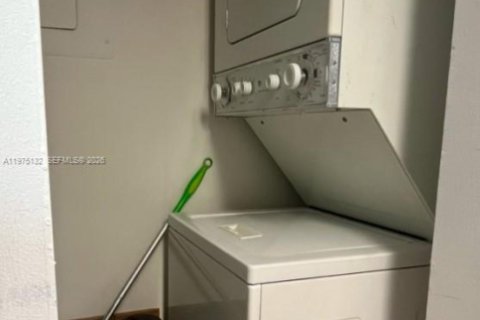 Купить кондоминиум в Майами, Флорида 1 спальня, 62.62м2, № 2036296 - фото 7