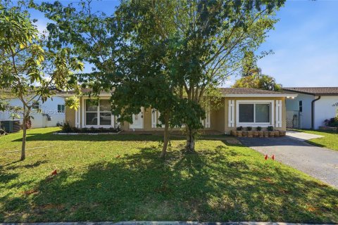 House in Sunrise, Florida 3 bedrooms, 128.3 sq.m. № 2027993 - photo 29