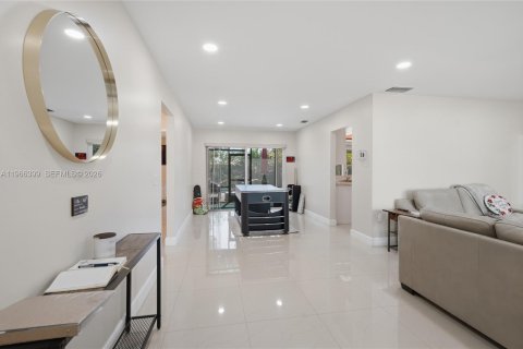 Casa en venta en Sunrise, Florida, 3 dormitorios, 128.3 m2 № 2027993 - foto 3