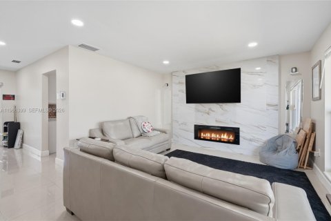 Casa en venta en Sunrise, Florida, 3 dormitorios, 128.3 m2 № 2027993 - foto 5