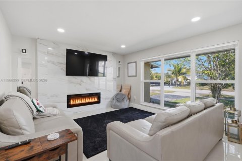 Casa en venta en Sunrise, Florida, 3 dormitorios, 128.3 m2 № 2027993 - foto 6