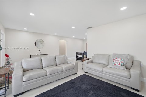 Casa en venta en Sunrise, Florida, 3 dormitorios, 128.3 m2 № 2027993 - foto 8