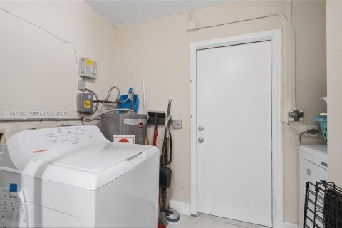 Casa en venta en Sunrise, Florida, 3 dormitorios, 128.3 m2 № 2027993 - foto 18