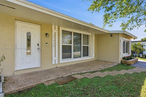 Casa en venta en Sunrise, Florida, 3 dormitorios, 128.3 m2 № 2027993 - foto 2