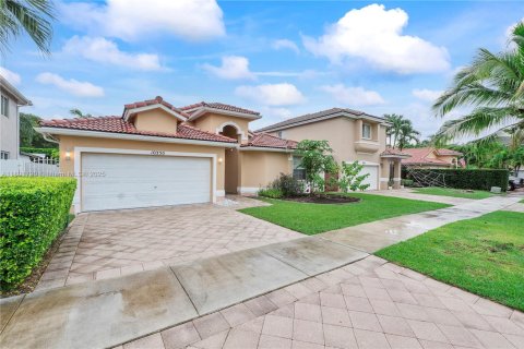 Casa en venta en Miami, Florida, 3 dormitorios, 166.11 m2 № 2017360 - foto 3