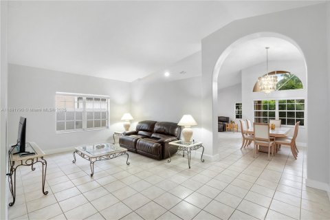 Casa en venta en Miami, Florida, 3 dormitorios, 166.11 m2 № 2017360 - foto 6