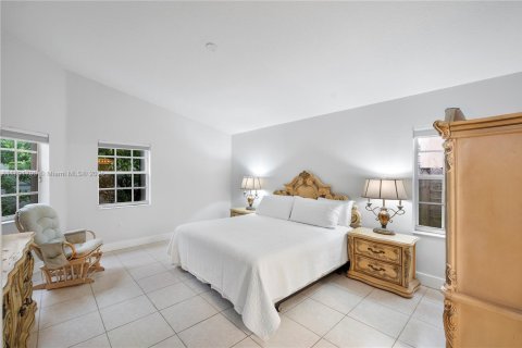 Casa en venta en Miami, Florida, 3 dormitorios, 166.11 m2 № 2017360 - foto 23