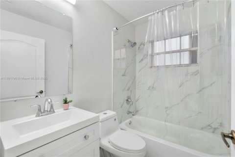 Casa en venta en Miami, Florida, 3 dormitorios, 166.11 m2 № 2017360 - foto 14