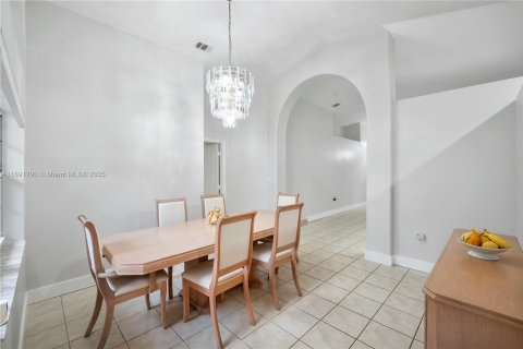 Casa en venta en Miami, Florida, 3 dormitorios, 166.11 m2 № 2017360 - foto 8