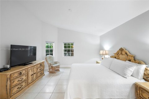 Casa en venta en Miami, Florida, 3 dormitorios, 166.11 m2 № 2017360 - foto 25