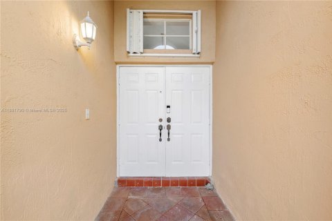 Casa en venta en Miami, Florida, 3 dormitorios, 166.11 m2 № 2017360 - foto 4