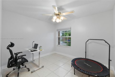 Casa en venta en Miami, Florida, 3 dormitorios, 166.11 m2 № 2017360 - foto 16