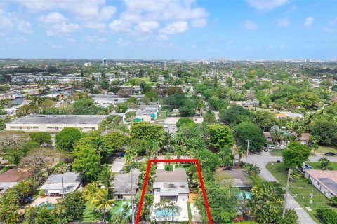 House in Hollywood, Florida 4 bedrooms, 160.26 sq.m. № 2058884 - photo 30