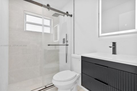 House in Hollywood, Florida 4 bedrooms, 160.26 sq.m. № 2058884 - photo 16