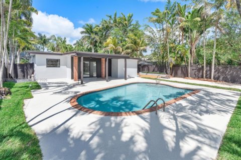 House in Hollywood, Florida 4 bedrooms, 160.26 sq.m. № 2058884 - photo 26