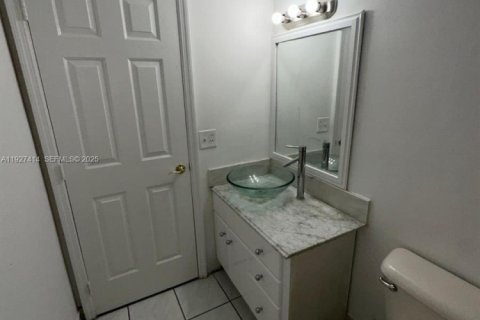 Copropriété à louer à Hialeah, Floride: 2 chambres, 92.53 m2 № 1986273 - photo 15