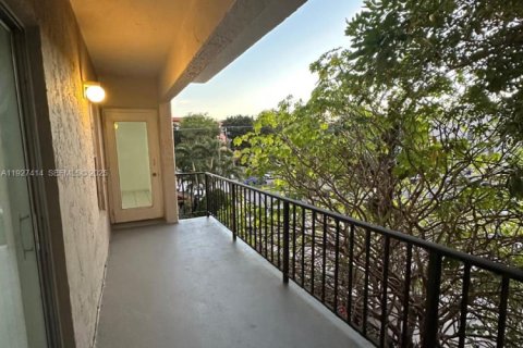 Copropriété à louer à Hialeah, Floride: 2 chambres, 92.53 m2 № 1986273 - photo 16