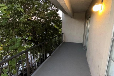 Copropriété à louer à Hialeah, Floride: 2 chambres, 92.53 m2 № 1986273 - photo 17