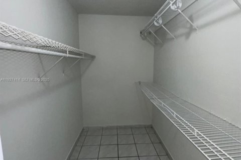 Copropriété à louer à Hialeah, Floride: 2 chambres, 92.53 m2 № 1986273 - photo 13