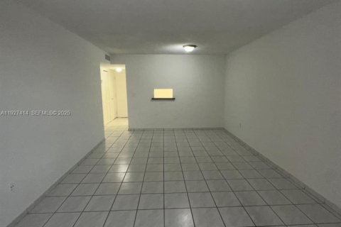 Copropriété à louer à Hialeah, Floride: 2 chambres, 92.53 m2 № 1986273 - photo 6