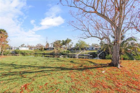 Villa ou maison à vendre à North Port, Floride: 2 chambres, 89.28 m2 № 1852809 - photo 26