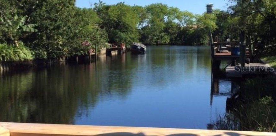 House in North Port, Florida 2 bedrooms, 89.28 sq.m. № 1852809