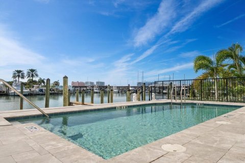 Condo in Clearwater, Florida, 3 bedrooms № 2195384 - photo 2