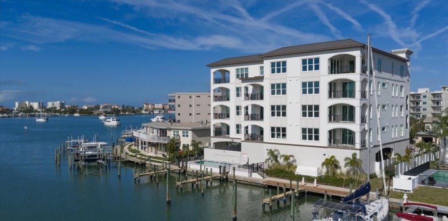 Condo in Clearwater, Florida, 3 bedrooms № 2195384
