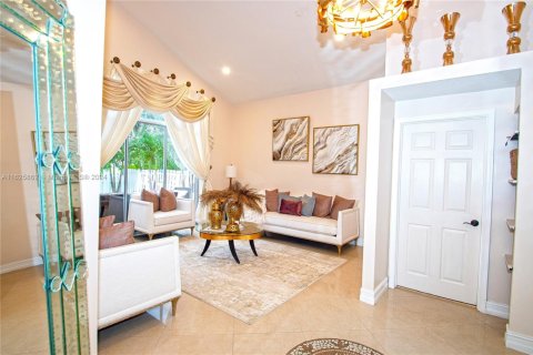 House in Miramar, Florida 4 bedrooms, 242.29 sq.m. № 1941564 - photo 2