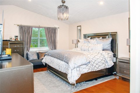 House in Miramar, Florida 4 bedrooms, 242.29 sq.m. № 1941564 - photo 20