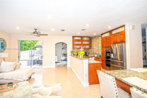 House in Miramar, Florida 4 bedrooms, 242.29 sq.m. № 1941564 - photo 9