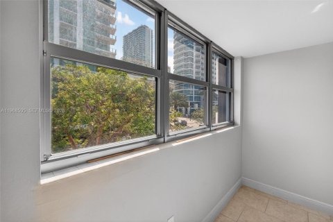 Condo in Miami, Florida, 1 bedroom  № 2029851 - photo 28