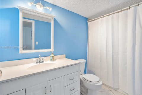 Condominio en venta en Hallandale Beach, Florida, 1 dormitorio, 81.29 m2 № 1986626 - foto 11