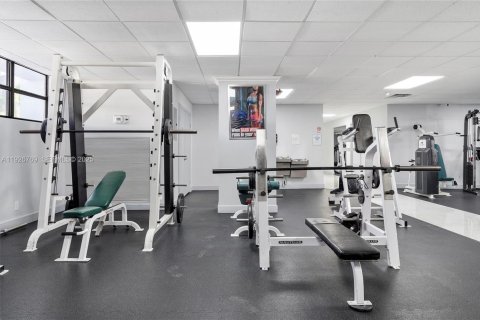 Condominio en venta en Hallandale Beach, Florida, 1 dormitorio, 81.29 m2 № 1986626 - foto 23