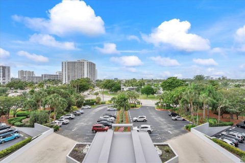 Condominio en venta en Hallandale Beach, Florida, 1 dormitorio, 81.29 m2 № 1986626 - foto 16