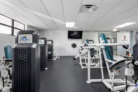 Condominio en venta en Hallandale Beach, Florida, 1 dormitorio, 81.29 m2 № 1986626 - foto 21