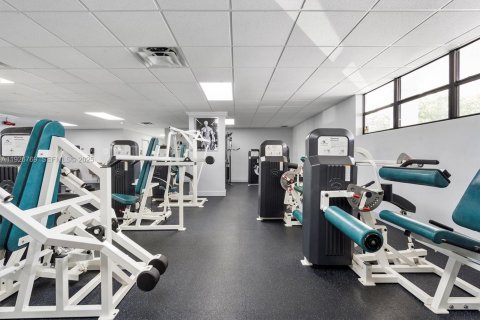 Condominio en venta en Hallandale Beach, Florida, 1 dormitorio, 81.29 m2 № 1986626 - foto 20