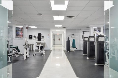 Condominio en venta en Hallandale Beach, Florida, 1 dormitorio, 81.29 m2 № 1986626 - foto 19