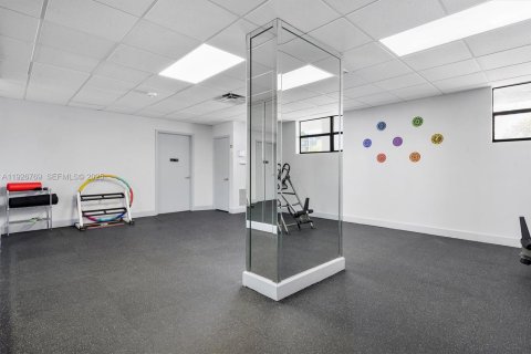 Condominio en venta en Hallandale Beach, Florida, 1 dormitorio, 81.29 m2 № 1986626 - foto 28