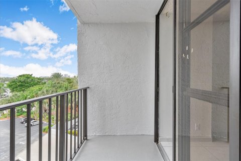 Condominio en venta en Hallandale Beach, Florida, 1 dormitorio, 81.29 m2 № 1986626 - foto 15