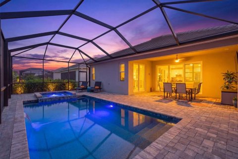 House in WELLEN PARK in Venice, Florida 4 bedrooms, 208.29 sq.m. № 2227281 - photo 2