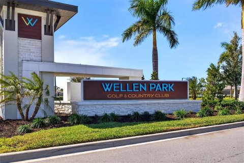 House in WELLEN PARK in Venice, Florida 4 bedrooms, 208.29 sq.m. № 2227281 - photo 3