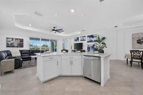 House in WELLEN PARK in Venice, Florida 4 bedrooms, 208.29 sq.m. № 2227281 - photo 10