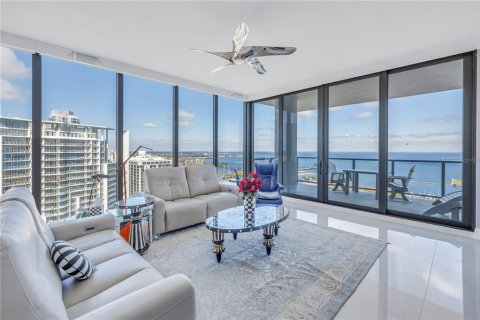 Condominio en venta en Saint Petersburg, Florida, 3 dormitorios, 251.95 m2 № 1723818 - foto 16