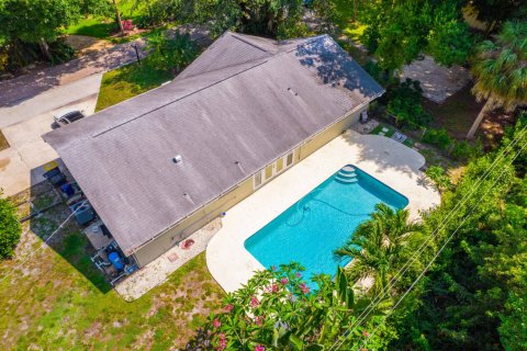House in Stuart, Florida 3 bedrooms, 131.46 sq.m. № 1168768 - photo 1