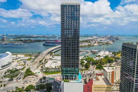 Copropriété à louer à Miami, Floride: 1 chambre, 61.78 m2 № 1693631 - photo 1
