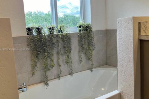 Снять в аренду таунхаус в Майами-Гарденс, Флорида 4 спальни, 148.83м2, № 1874914 - фото 8