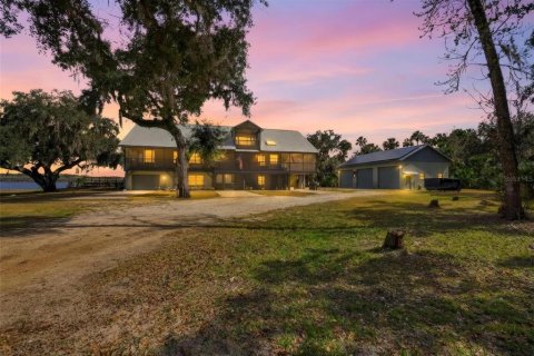 Casa en Osteen, Florida 6 dormitorios, 293.11 m2 № 2123401